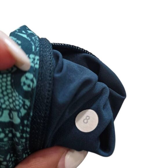 Lululemon Tracker Shorts Women's 8 Teal Green Lined Zip Yoga Gym Running Stretch - Picture 5 of 5